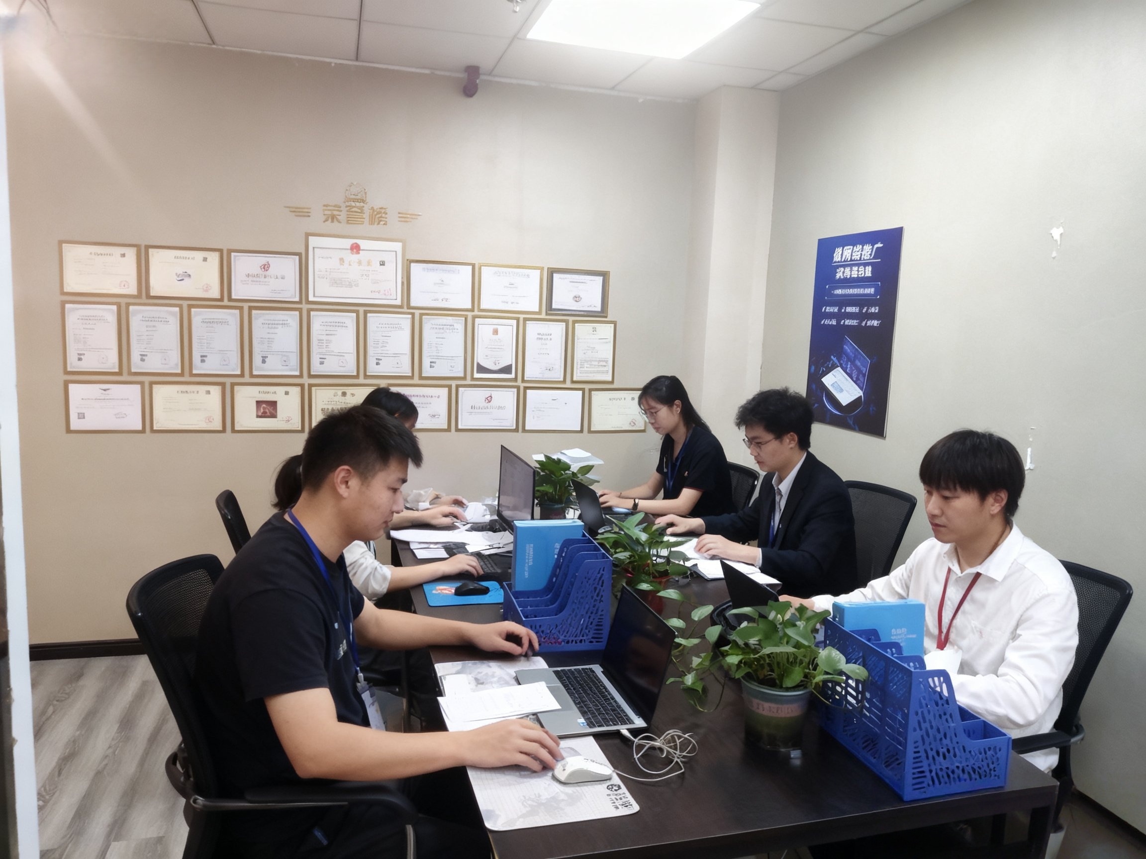 公司实拍：现场协作与数字化传播讨论